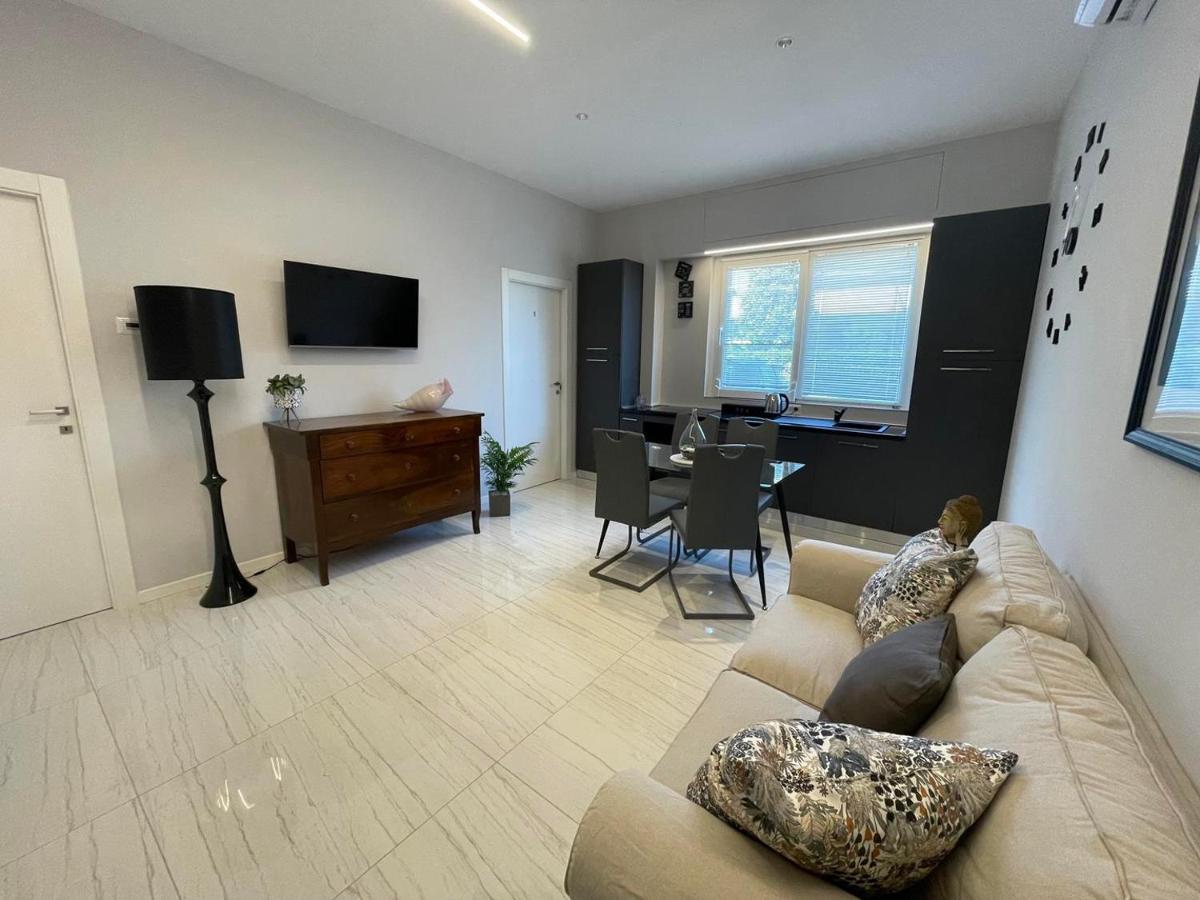 Otium Rooms / Camere E Appartamenti Morrovalle Eksteriør bilde